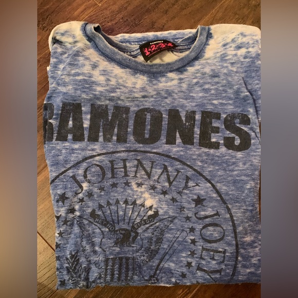 Ramones T-shirt size small. In great condition. - Picture 1 of 1